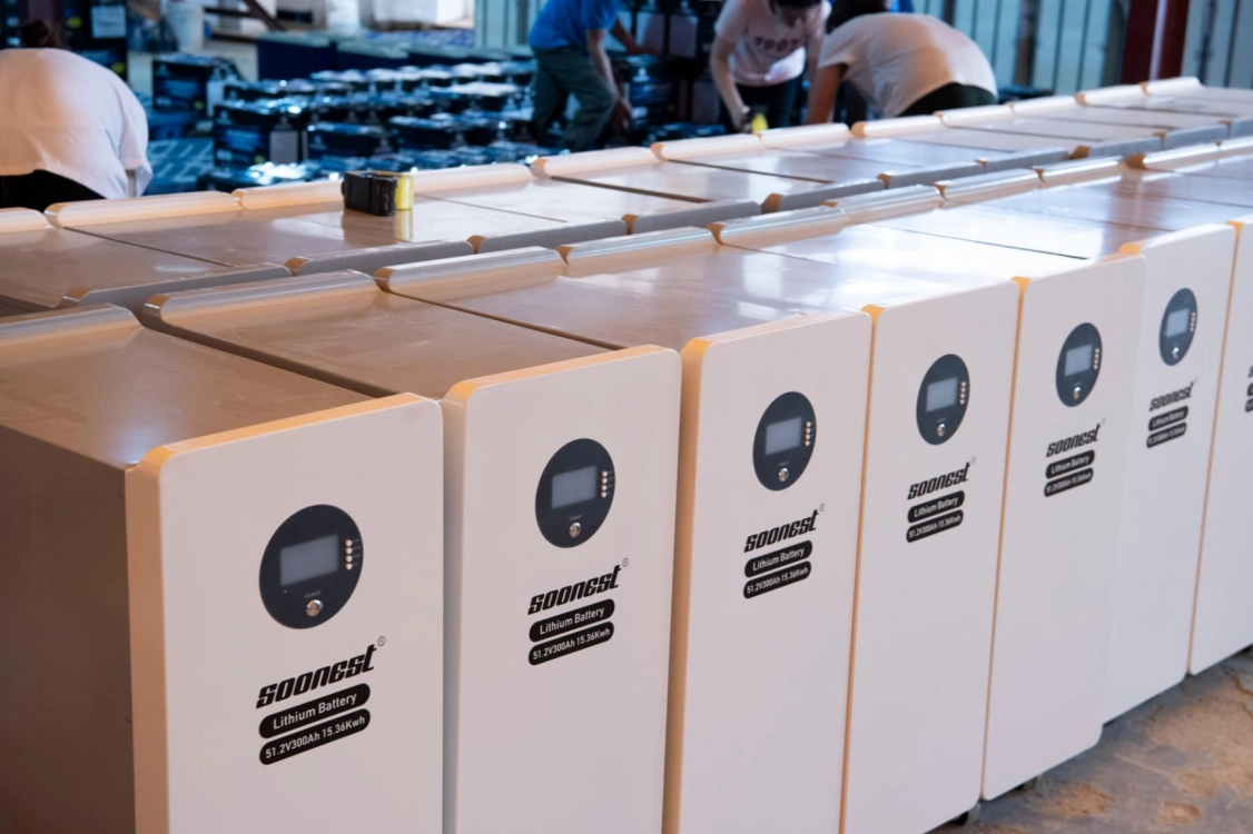 a Solar LiFePO4 Lithium Battery becomes a steady center for daily power